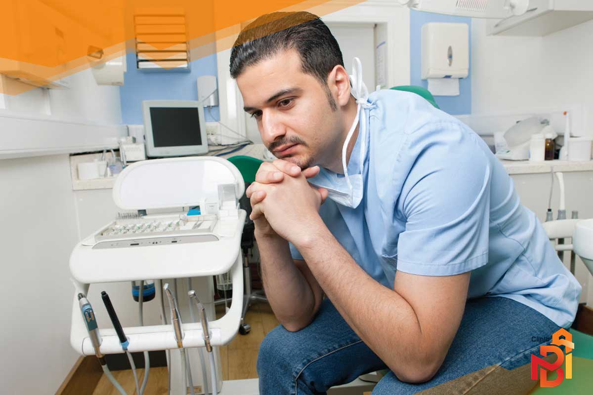 به حداقل رساندن اثرات منفی هنگام اخراج کارکنان دندانپزشکی: